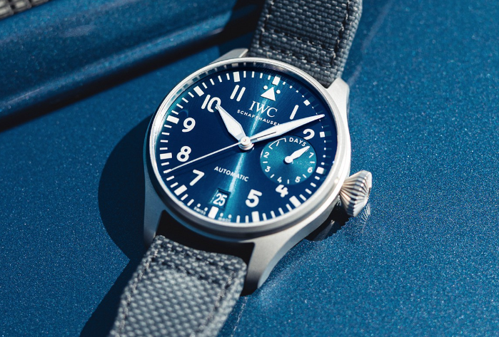 IWC万国推出了大型飞行员 “IWC RACING WORKS”特别版 向赛车致敬（图）