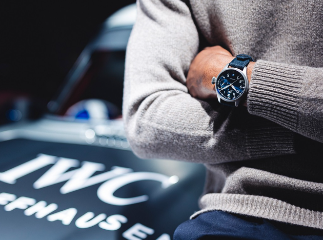 IWC万国推出了大型飞行员 “IWC RACING WORKS”特别版 向赛车致敬（图）